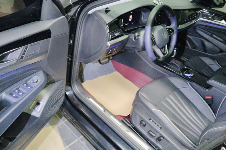 Used Volkswagen Passat 2024 380TSI Dragon Glory Edition Driver Seat