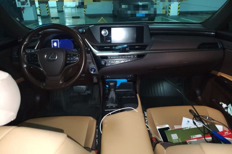 Used Lexus ES 2018 300h Premier Edition China VI Standard