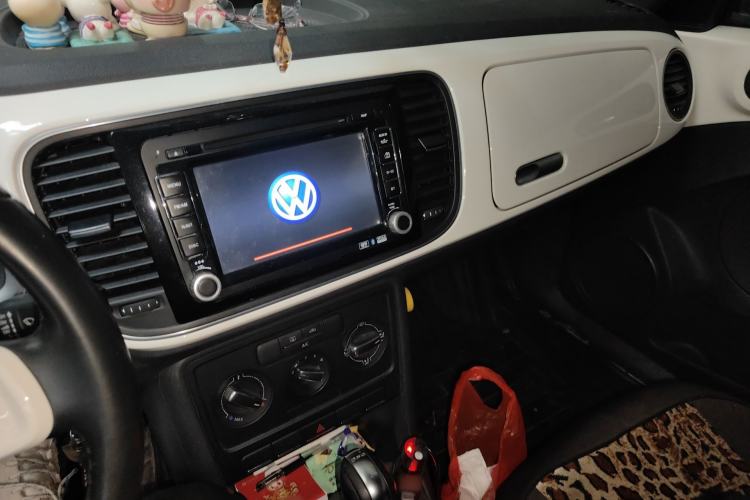 Used Volkswagen Beetle 2014 1.4TSI Fashion Edition Audio And AC Panel