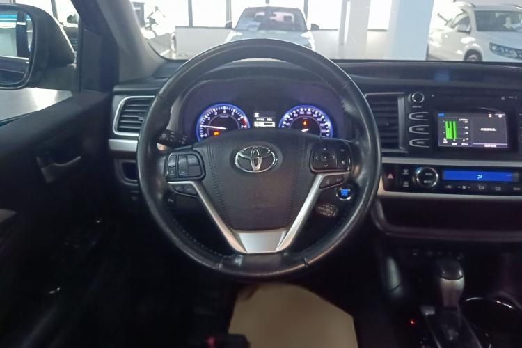 Used Toyota Highlander 2018 2.0T Four-Wheel Drive Luxury Version 7 Seats China VI Standard
