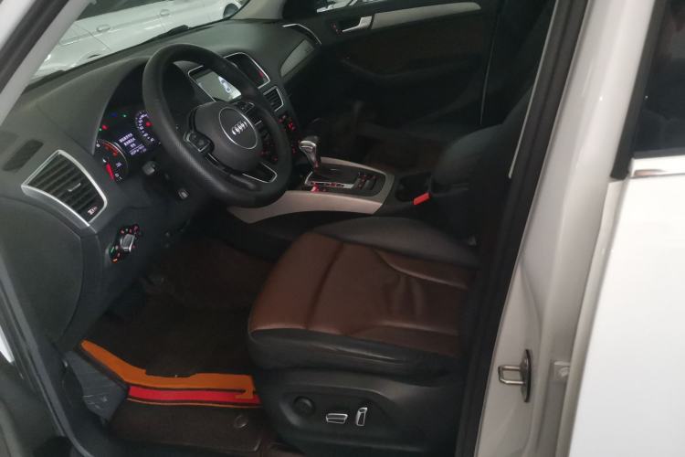 Used Audi Q5 2018 Collector's Edition 40 TFSI Ambition Model
