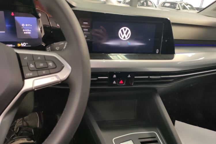 Used Volkswagen Golf 2023 Facelift 280TSI DSG Pro Center Console