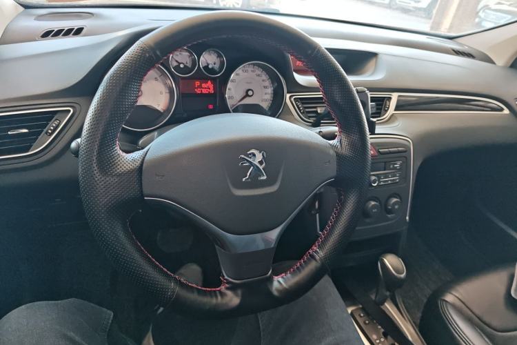 Used Peugeot 308 2014 Enjoy Edition Classic 1.6L Automatic Premium Model Center Console