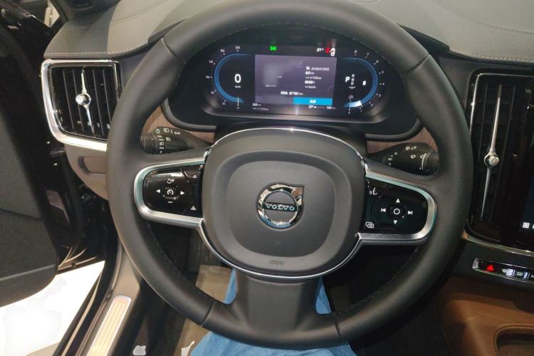 Used Volvo S90 2024 B5 Zhiyuan Luxury Edition
