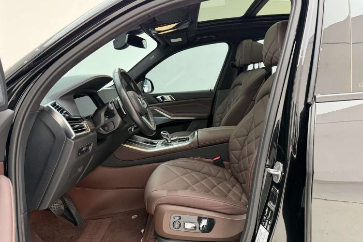 Used BMW X5 2022 Restyled xDrive 40Li M Sport Package Left Front Seat