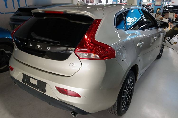 Used Volvo V40 2018 T3 Zhiyi Edition
