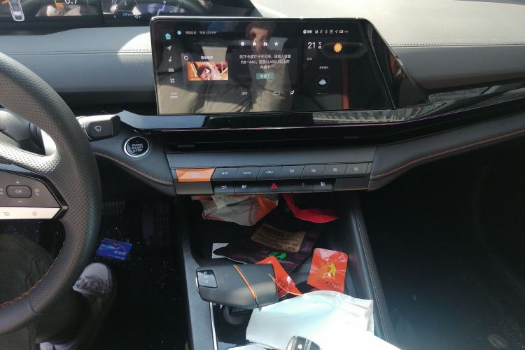 Used CHANGAN UNI-V 2024 1.5T Prestige Edition Audio And AC Panel