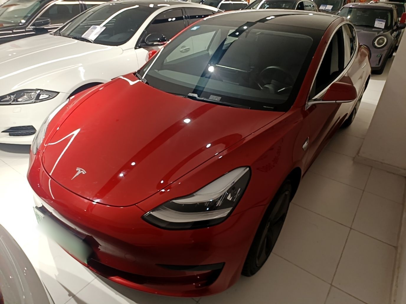 Unter der Vorderseite des Autos