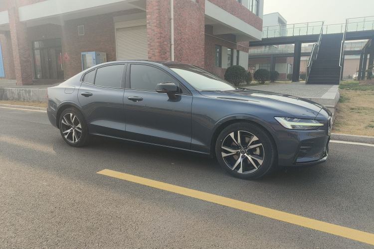 Used Volvo S60 2023 B5 Zhiya Sport Edition
