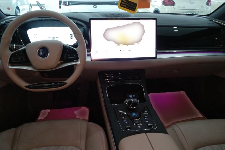 Used BYD Han 2025 DM-i 125KM Prestige Model
