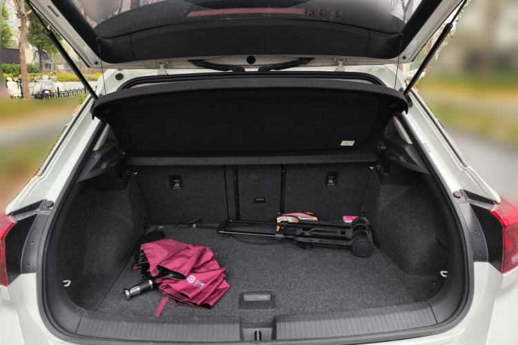 Used Volkswagen T-ROC 2018 230TSI DSG Two-Wheel Drive Advanced Version China V Standard
