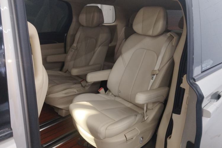 Used Buick GL8 2022 ES Landtrek 653T Luxury Edition