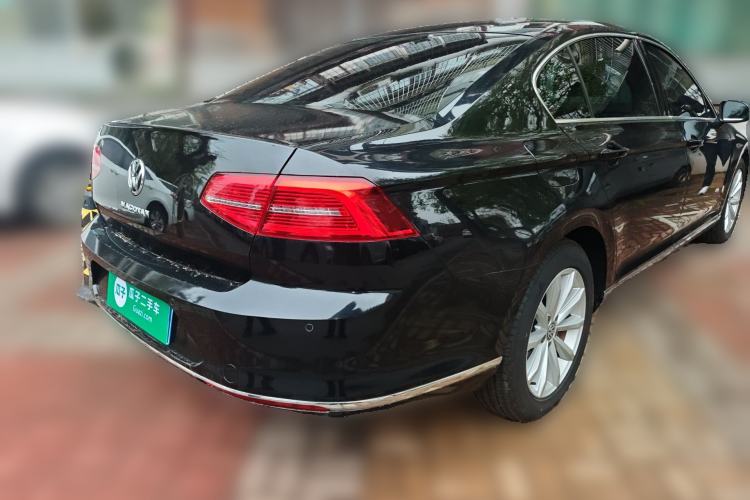 Used Volkswagen Magotan 2018 330TSI DSG Advanced Model Rear Right 45 Deg