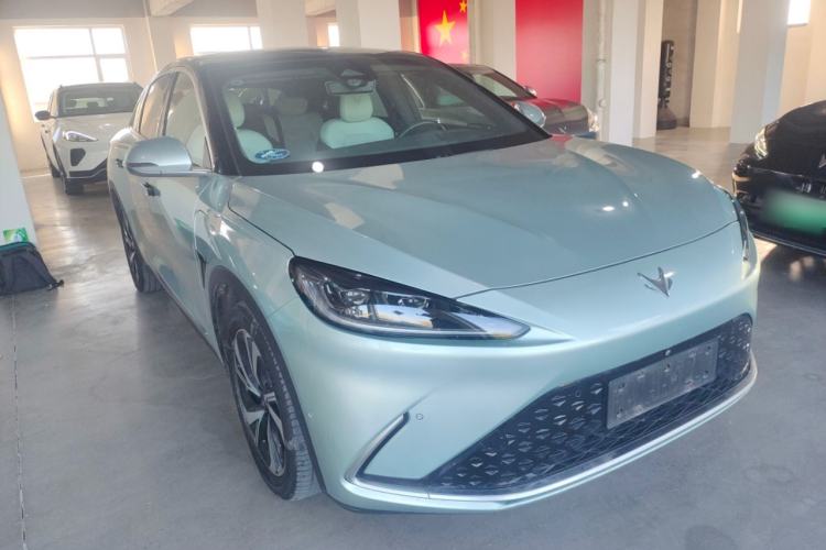 Used ARCFOX Alpha S 2021 708S+ 160kW Front Right 45 Deg