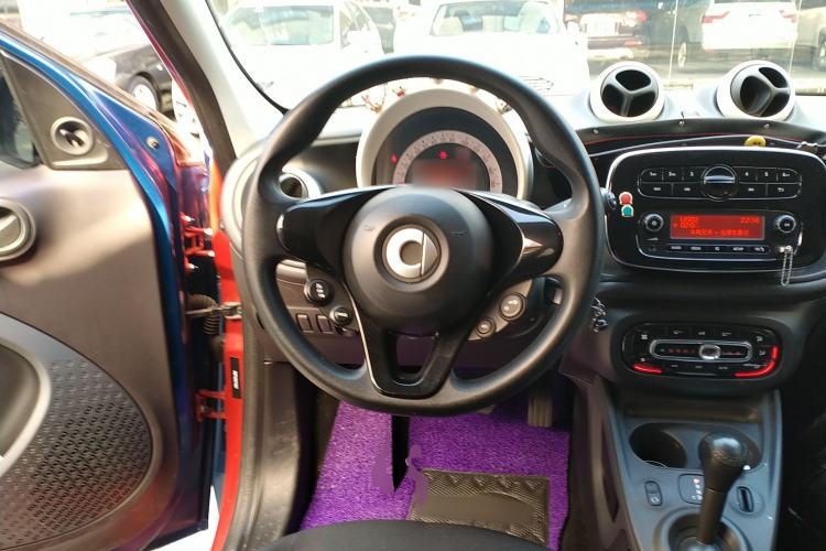 Used smart forfour 2016 1.0L 52 kW Dynamic Edition
