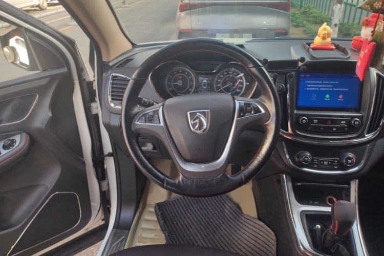 Used Baojun 560 2016 1.8L Manual Luxury Edition
