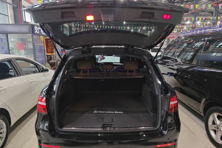 Used Mercedes-Benz GLC 2017 GLC 260 4MATIC Dynamic Edition Trunk