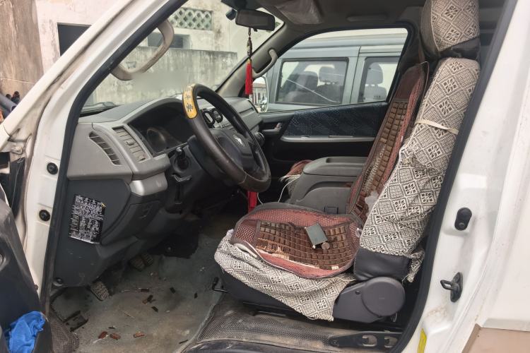 Used Foton Scenic G7 2015 2.0L Commercial Van Long Wheelbase High Roof – 4Q20M
