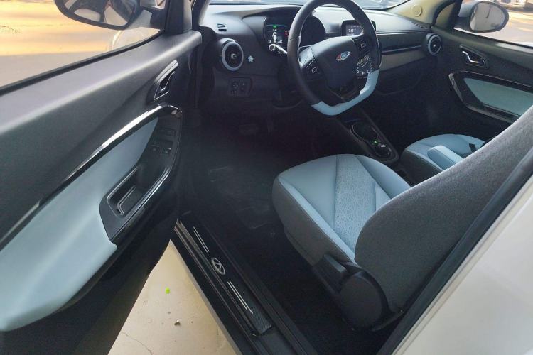 Used Chery New Energy Little Ant 2022 Revised Version Sweet Pink Edition Half-Sugar Version Lithium Iron Phosphate 30.7 kWh 30 kW 301 km Interior 3