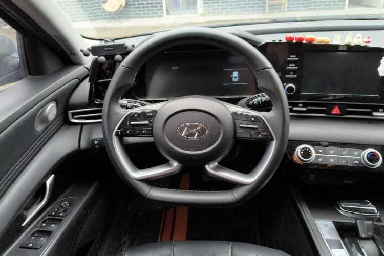 Used Hyundai Elantra 2022 1.5L CVT GLX Elite Edition Steering Wheel