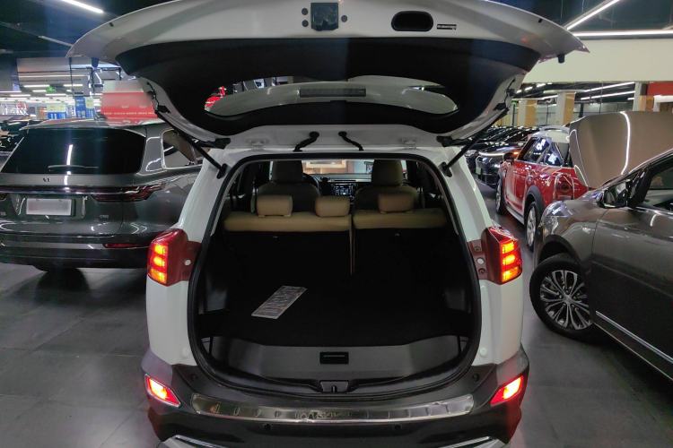 Used Toyota RAV4 2015 2.0L CVT Two-Wheel Drive Urban Edition
