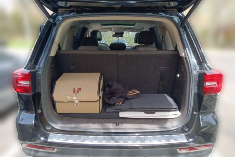 Used Roewe RX8 2018 30T Smart Connectivity All-Wheel Drive Supreme Edition
