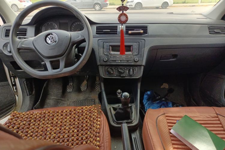 Used Volkswagen Santana 2016 1.6L Manual Fashion Edition Center Console