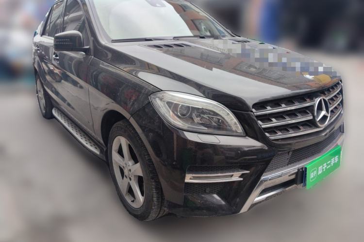 Used Mercedes-Benz M-Class 2015 ML 400 4MATIC Dynamic Model Front Right 45 Deg