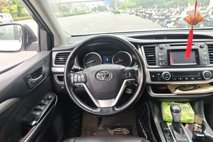 Used Toyota Highlander 2017 2.0T Four-Wheel Drive Luxury Edition 7 Seats Steering Wheel