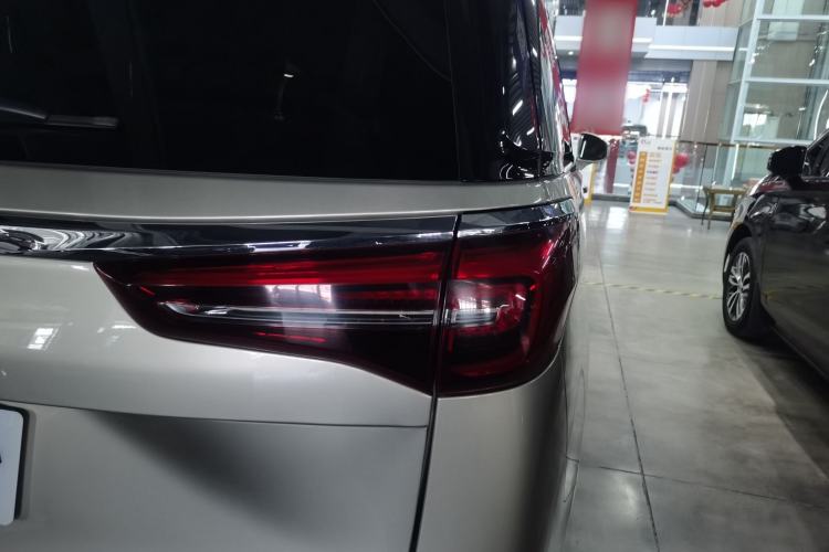 Used Buick GL8 2022 ES Land Cruiser 653T Luxury Model Right Rear Taillight