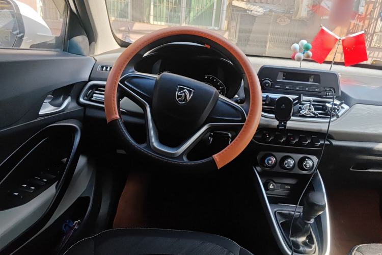 Used Baojun 510 2017 1.5L manual Comfort trim
