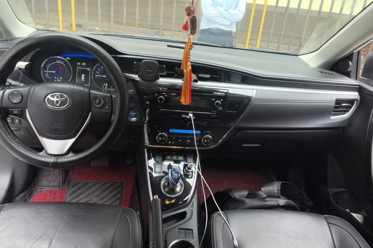 Used Toyota Corolla 2016 Dual-Engine 1.8L E-CVT Elite Edition Center Console