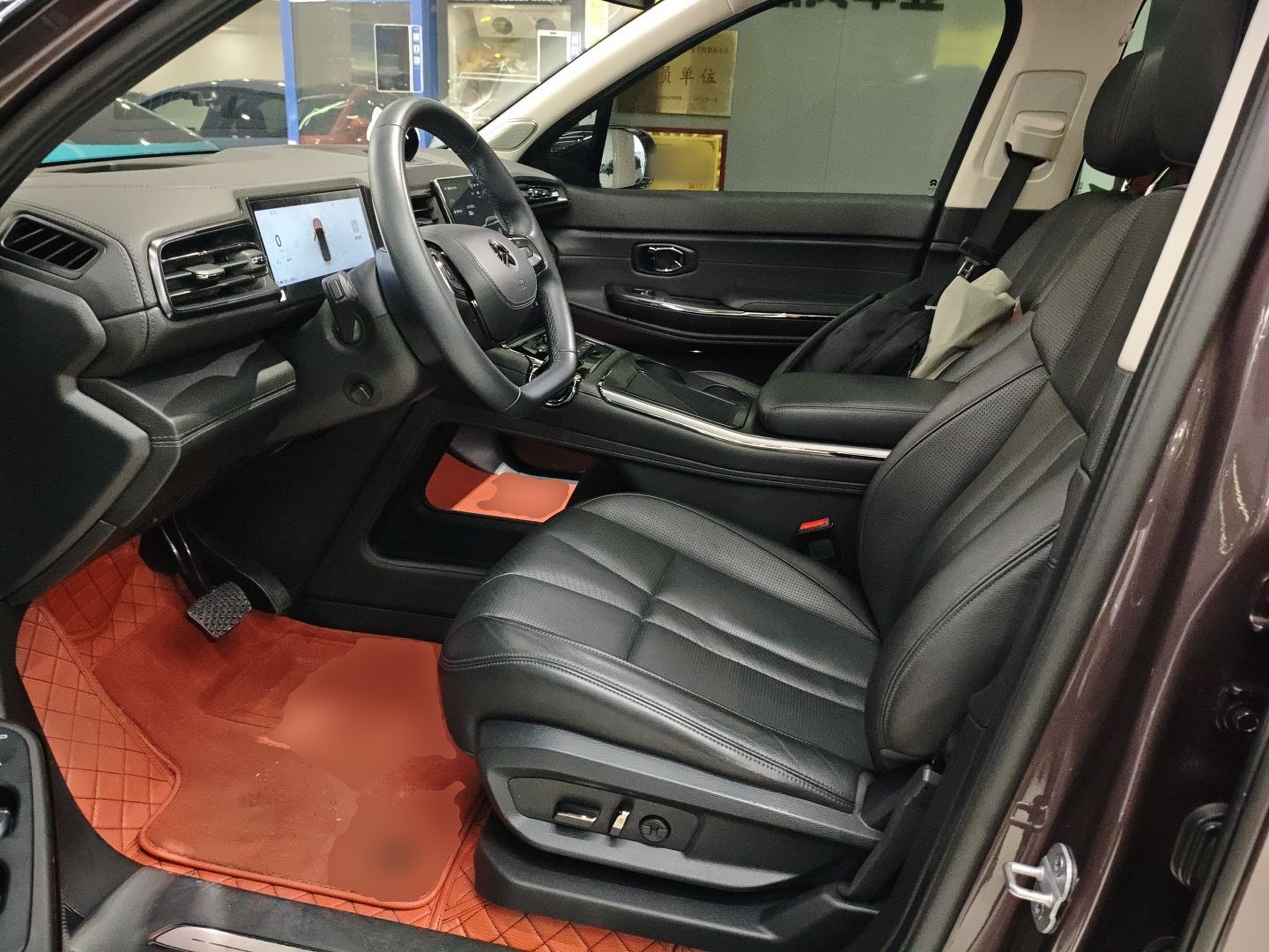 Переднее сиденье в автомобиле