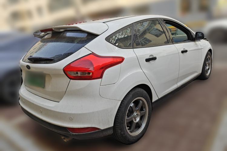 Used Ford Focus 2018 Hatchback Classic 1.6L Automatic Trendy SmartDrive Edition Rear Right 45 Deg