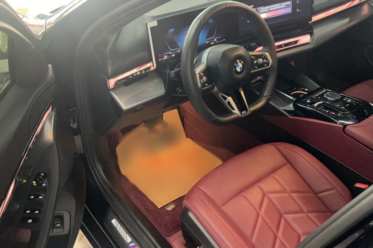 Used BMW 5 Series 2025 525Li M Sport Package Interior 1