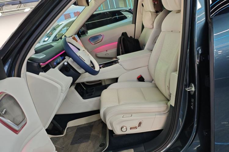 Used Lynk & Co 900 2025 2.0T Ultra Left Front Seat