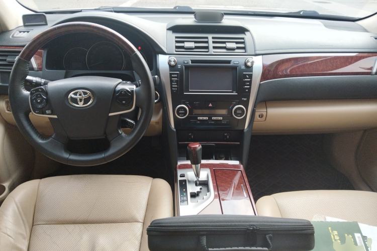 Used Toyota Camry 2012 2.5G Luxury Edition Center Console