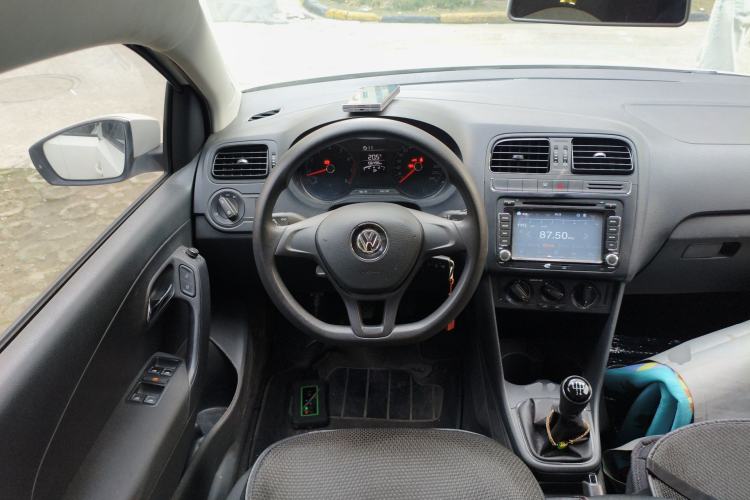Used Volkswagen Polo 2016 1.4L Manual Fashion Model Steering Wheel