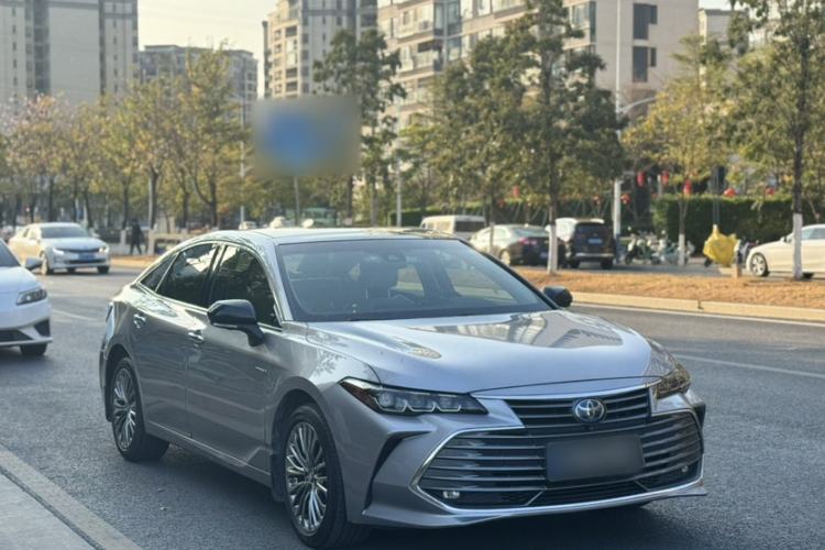 Used Toyota Avalon 2019 Dual-Engine 2.5L XLE Prestige Version China VI Standard