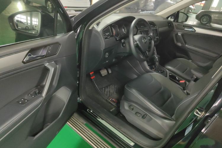 Used Volkswagen Tiguan L 2018 330TSI Automatic Two-Wheel Drive Luxury Edition Driver Seat