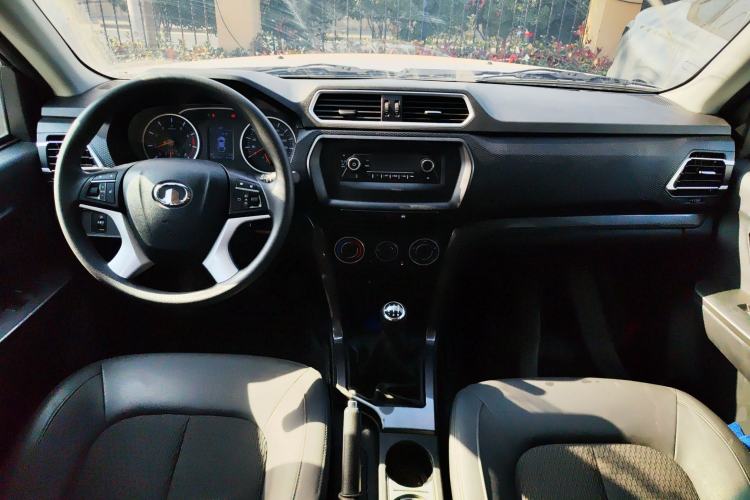 Used Great Wall Wingle 5 2021 1.5T Two-Wheel Drive "Dry Meal" Value Edition with an Extra-Long 1820mm Cargo Bed Equipped with GW4G15K Engine Interior 2