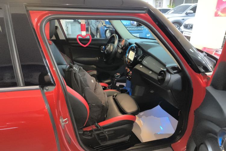 Used MINI MINI 2016 1.5T COOPER Five-Door Edition