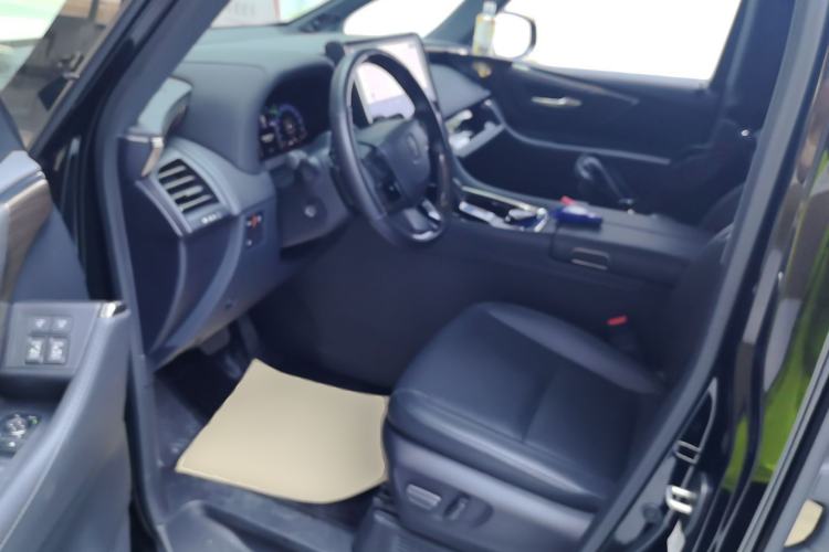 Used Toyota Vellfire 2024 Crown Dual-Engine 2.5L Ultimate Edition Left Front Seat