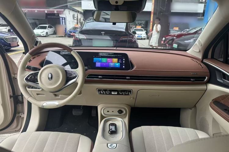 Used ORA Good Cat 2023 401 km Standard Range Premium Version Lithium Iron Phosphate Interior 1