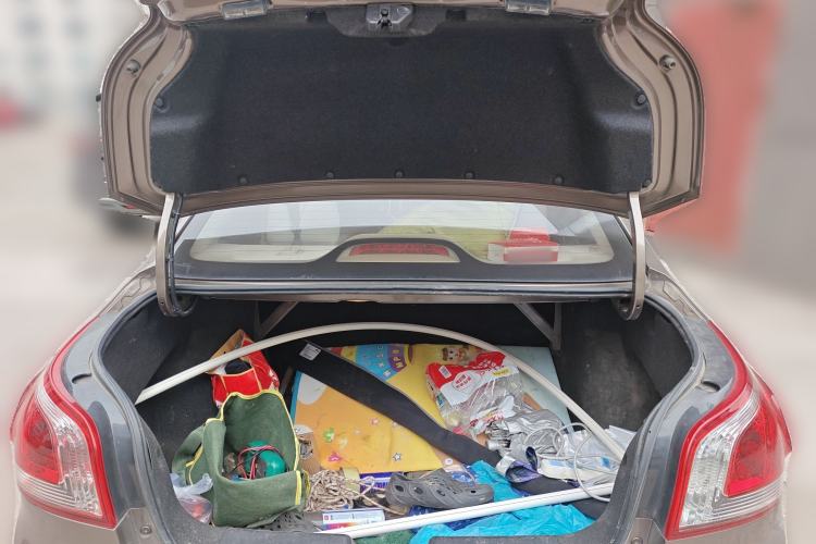 Used Baojun 630 2013 1.5L manual Comfort trim Trunk