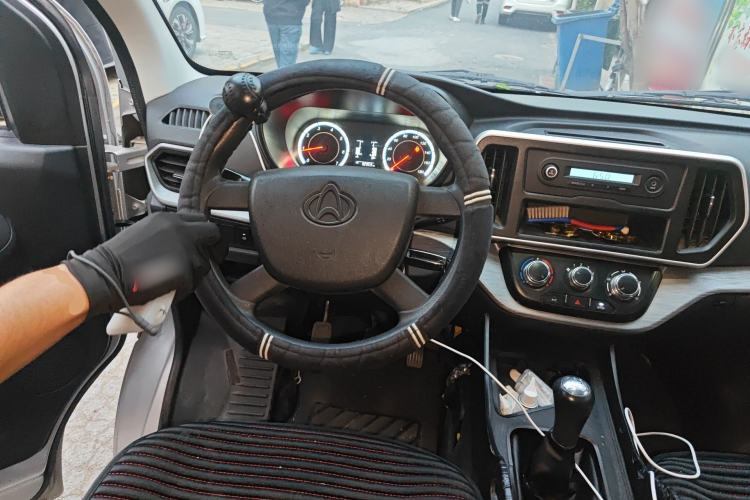 Used CHANGAN KAICHENG Ruixing M60 2023 1.5L GDI Comfort-Class Passenger Vehicle 6/7 Seats Steering Wheel