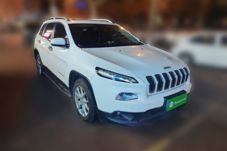 Used Jeep Cherokee 2016 2.4L Leading Smart Version
