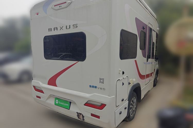 Used SAIC MAXUS V90 RV 2021 2.0T Lifestyle V90 Self-Propelled Class-C RV Flagship Edition with a Small Front Overhead Bed
