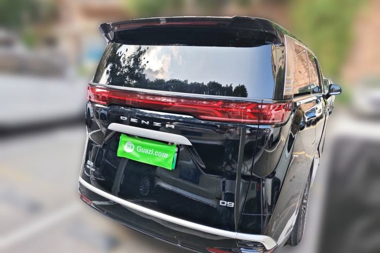 Used Denza D9 2022 DM-i 970 Four-Wheel Drive Flagship Model
