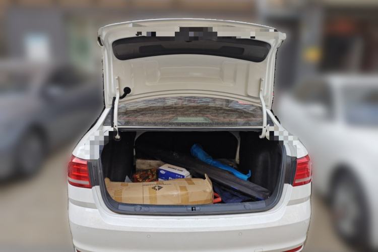 Used Volkswagen Lavida 2017 1.6L Automatic Comfort Edition
